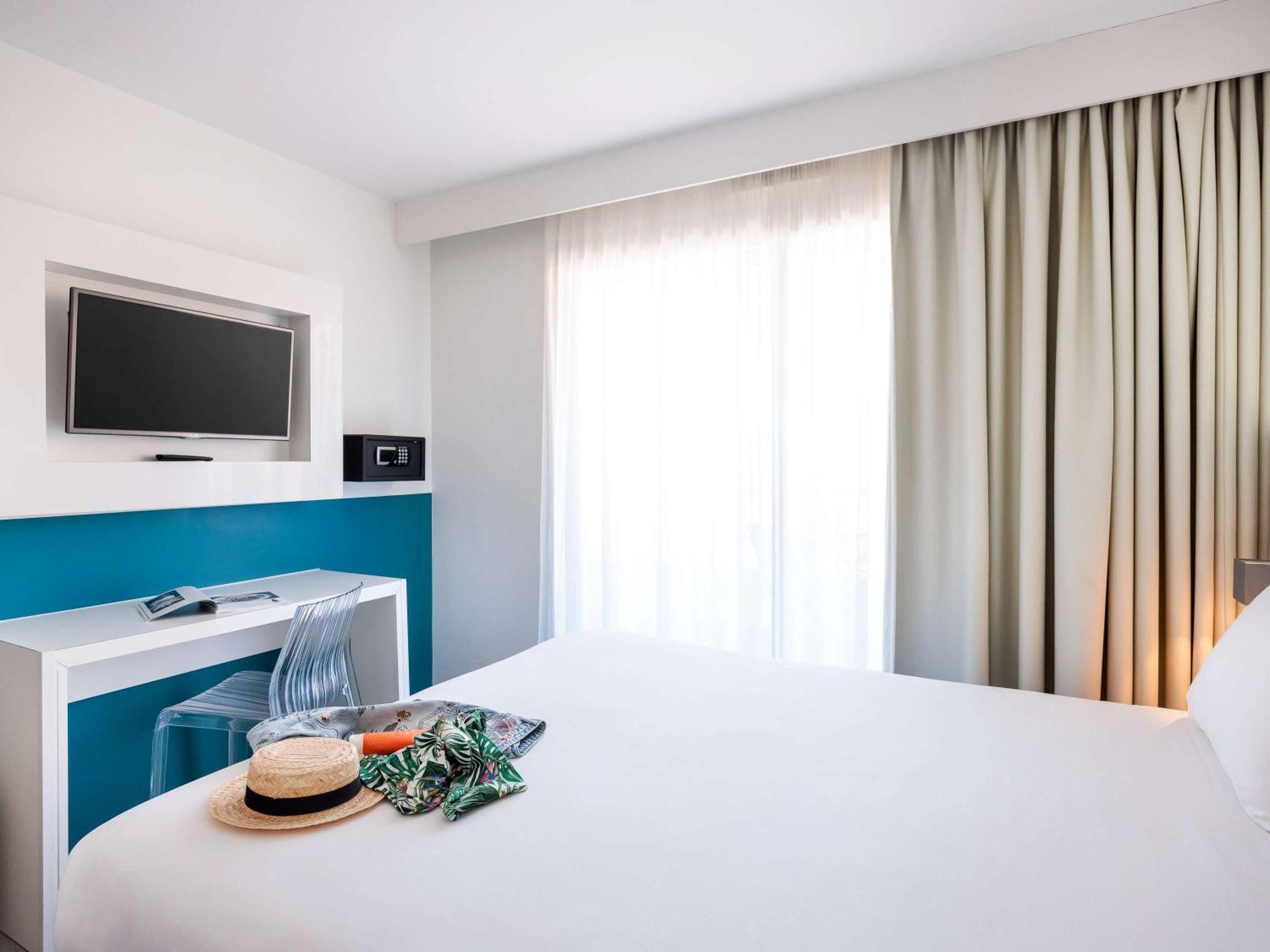 ไอบิส สไตล์ ม็องตง ซองทร์ Hotel ภายนอก รูปภาพ